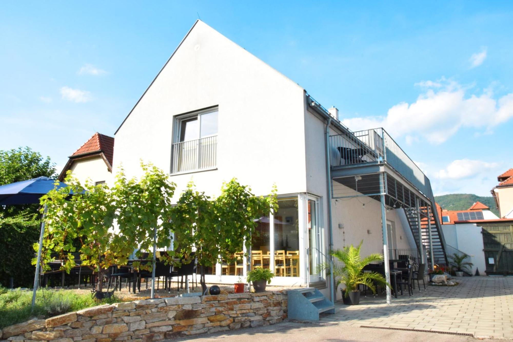 Weingut Baeuerl Apartment Duernstein Exterior photo